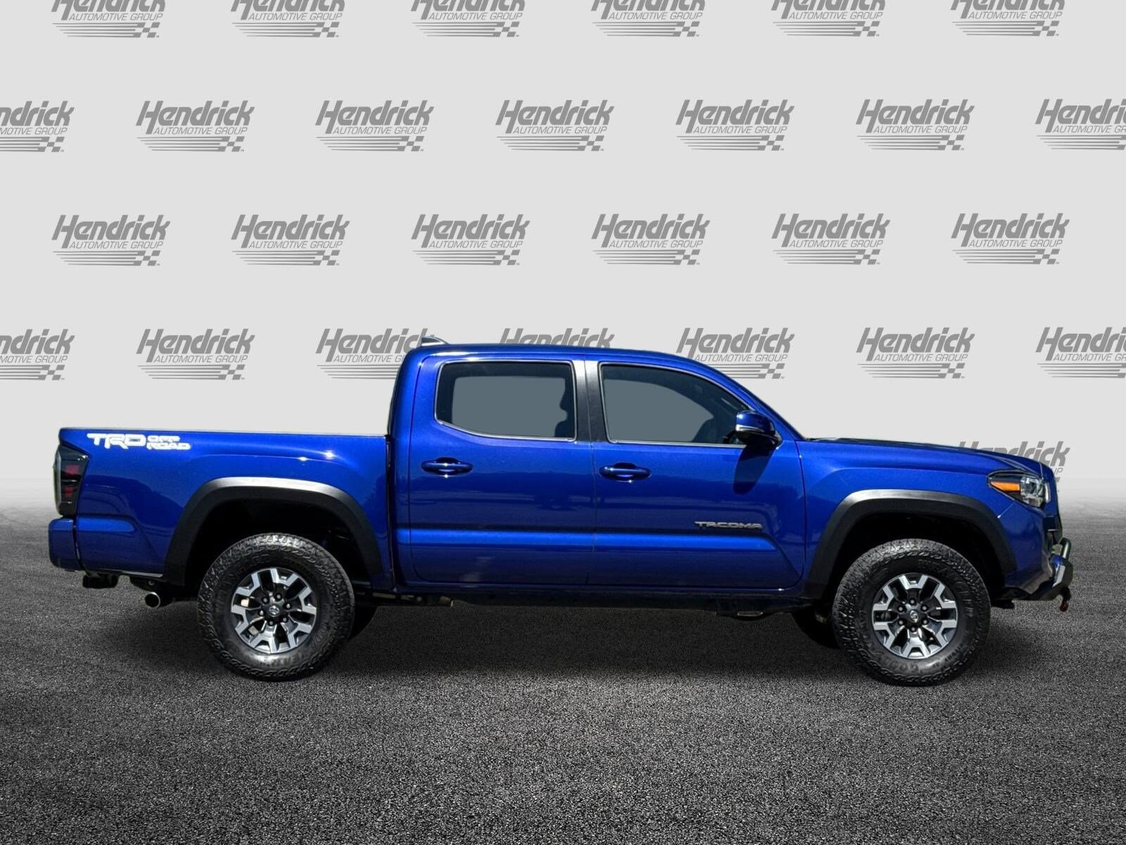 2023 Toyota Tacoma TRD photo 2