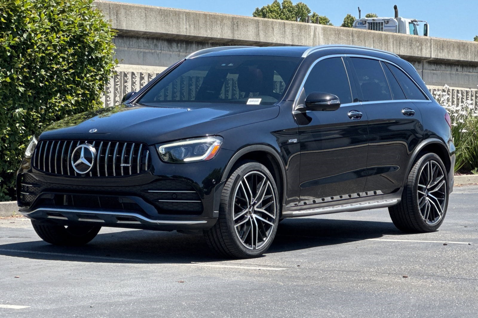 2022 Mercedes-Benz GLC AMG 43 4MATIC photo 3