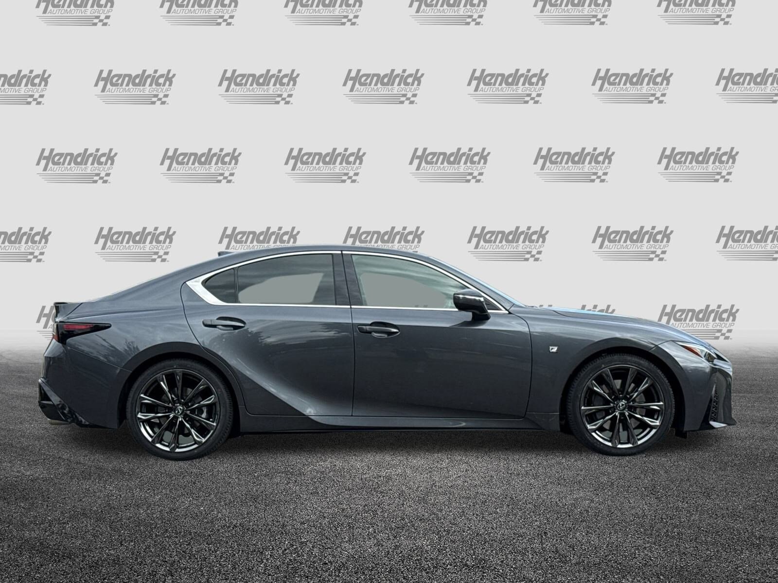 2023 Lexus IS 350 F SPORT photo 3