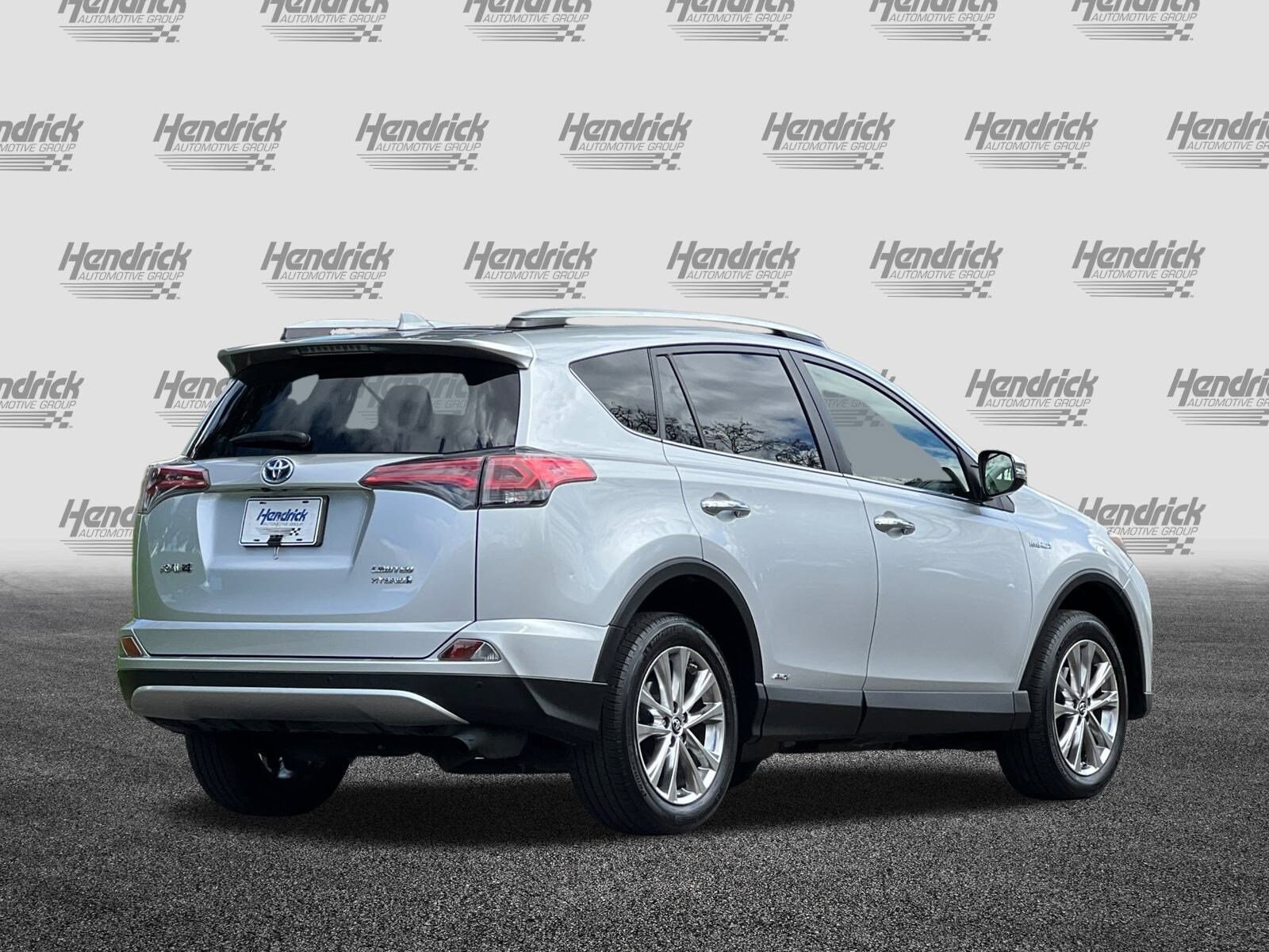 2016 Toyota RAV4 Hybrid Limited photo 3