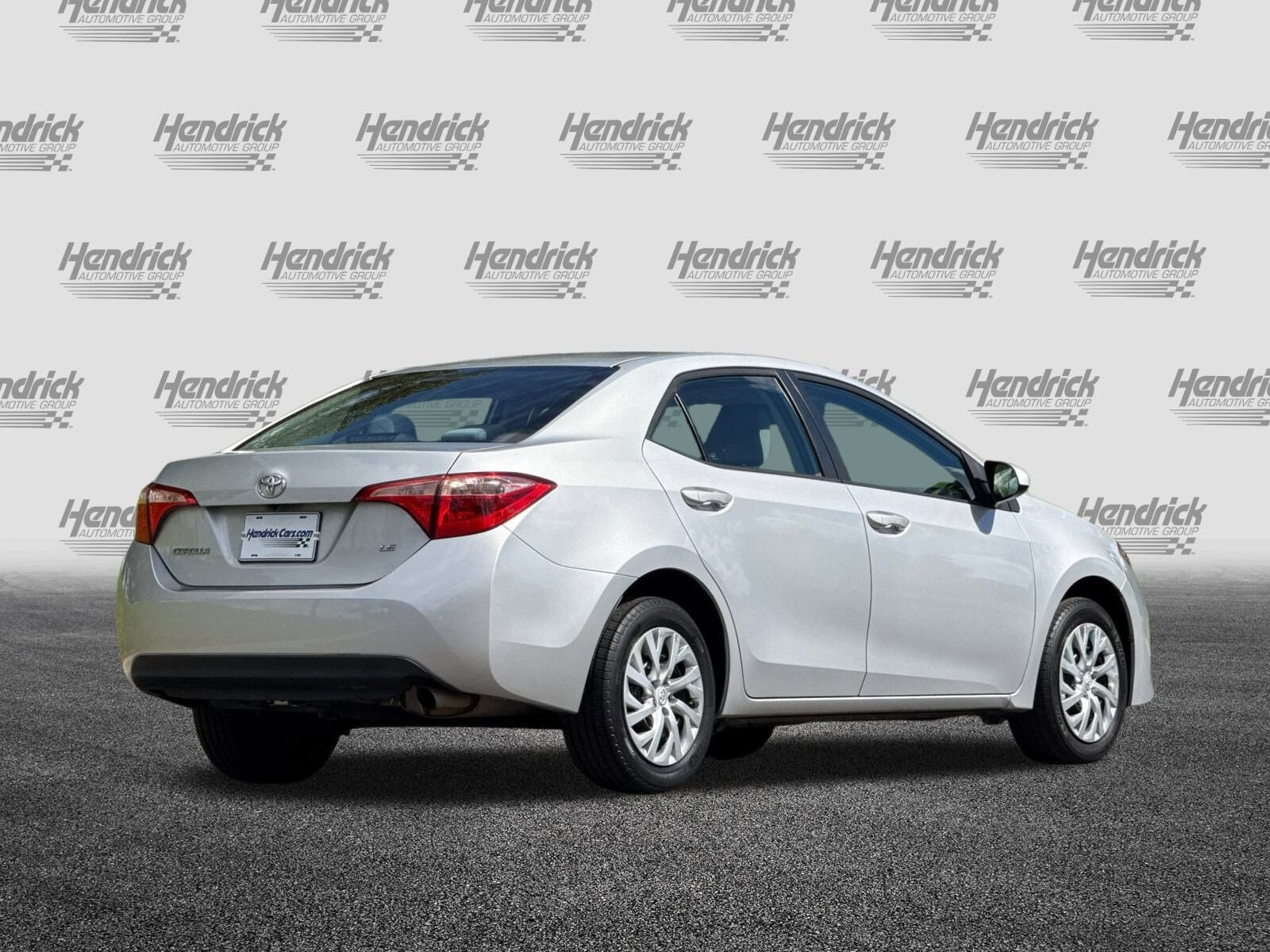 2017 Toyota Corolla LE photo 3