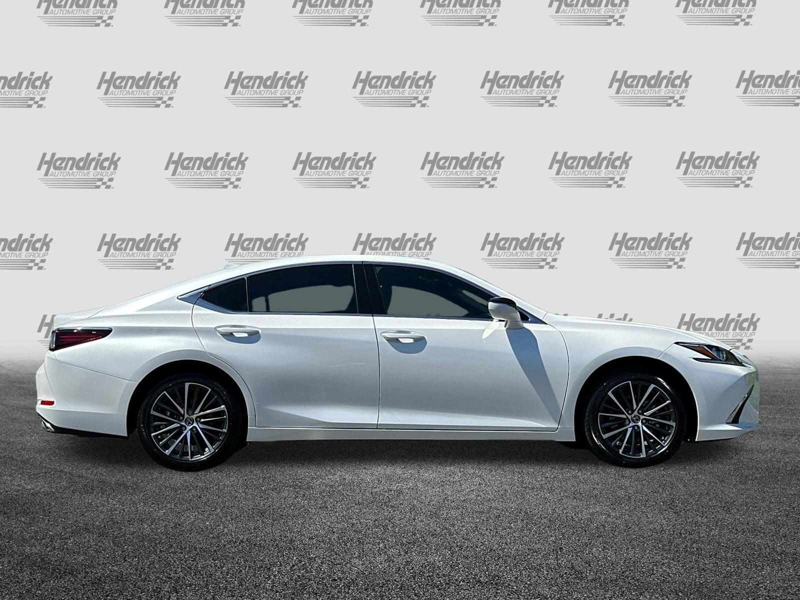 2025 Lexus ES 350 photo 4