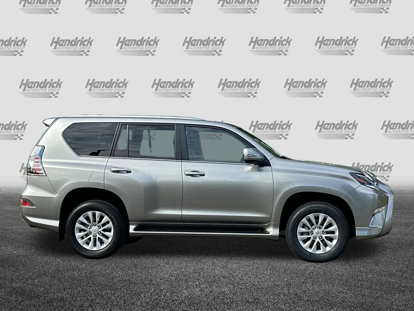 2023 Lexus GX 460 Premium photo 3