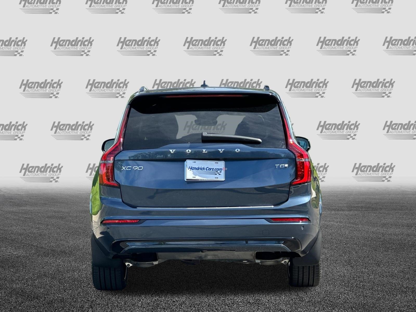 2026 Volvo XC90 Plug-In Hybrid Ultra Dark Theme photo 4