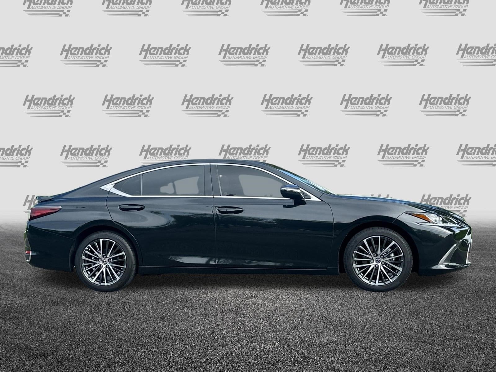 2025 LEXUS ES 300h 300h photo 2