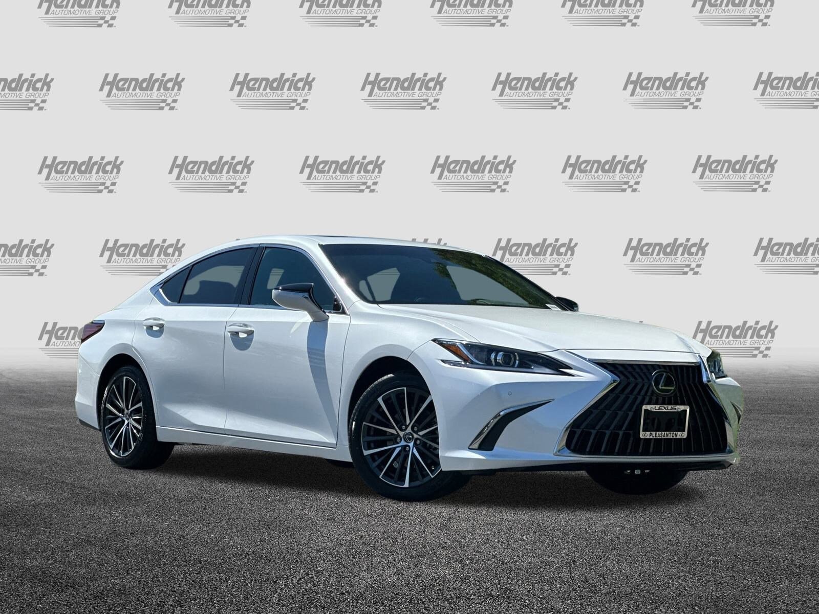 2025 Lexus ES 350 photo 2