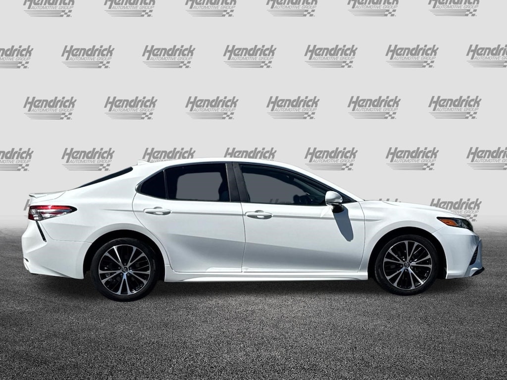 Used 2019 Toyota Camry SE Sedan