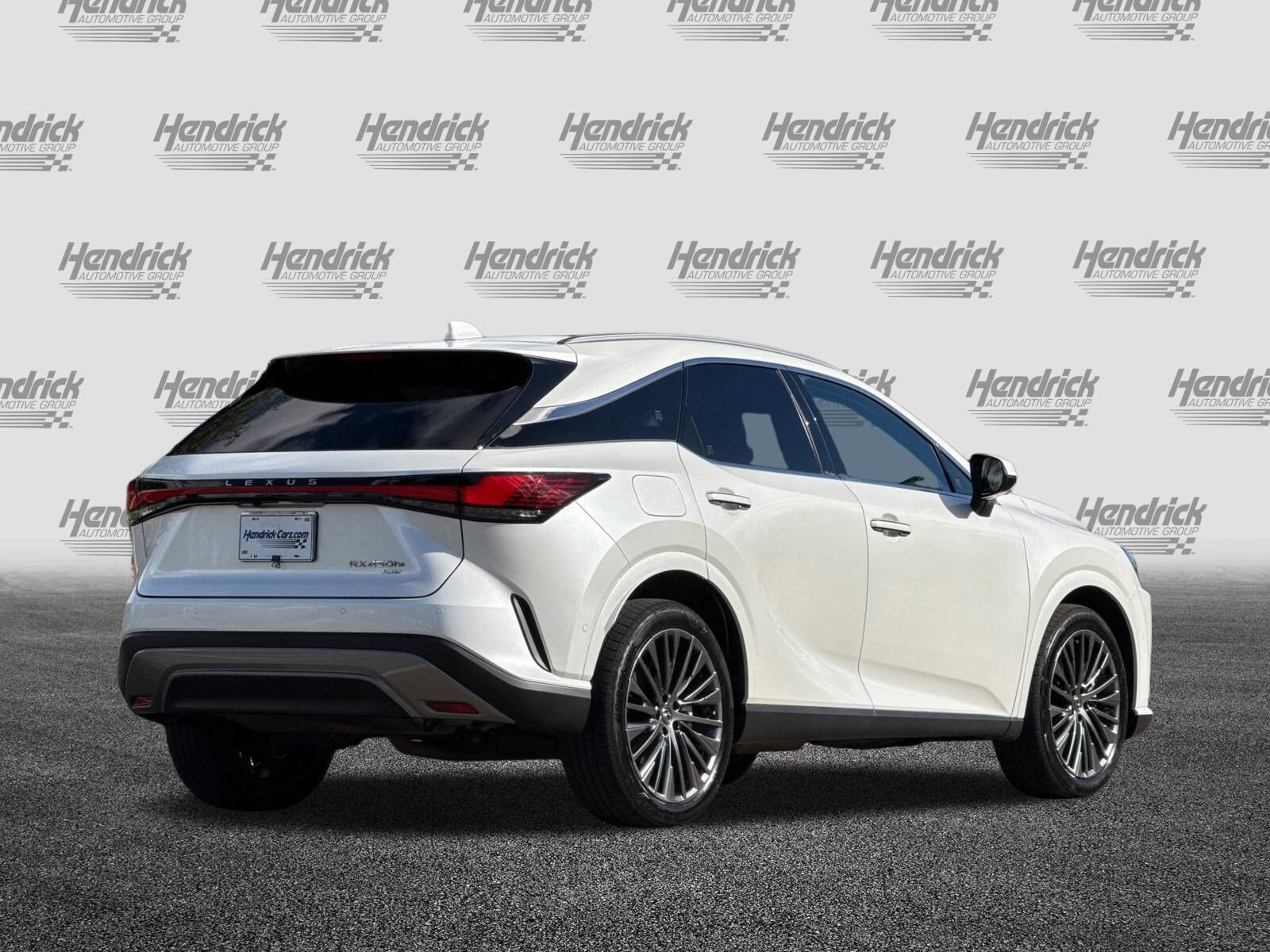 2025 Lexus RX 450h Luxury photo 4