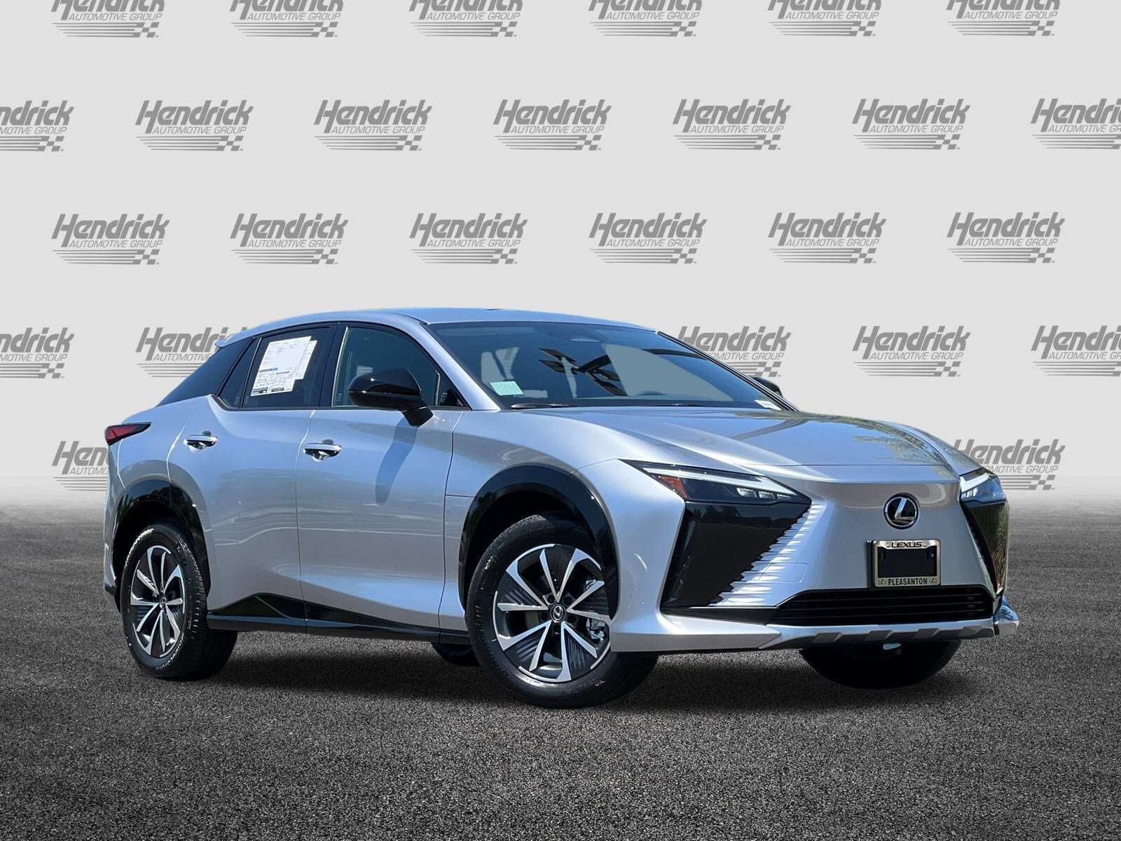 2025 Lexus RZ 450e photo 2
