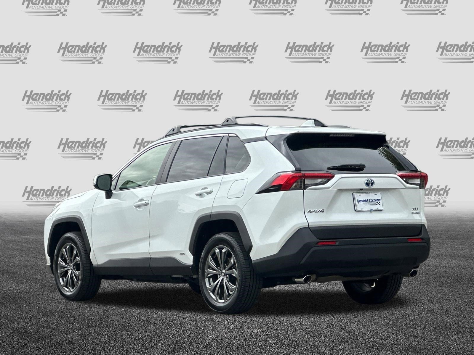 2023 Toyota RAV4 Hybrid XLE Premium photo 5