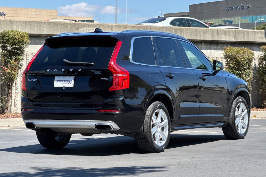 Used 2021 Volvo XC90 Momentum SUV