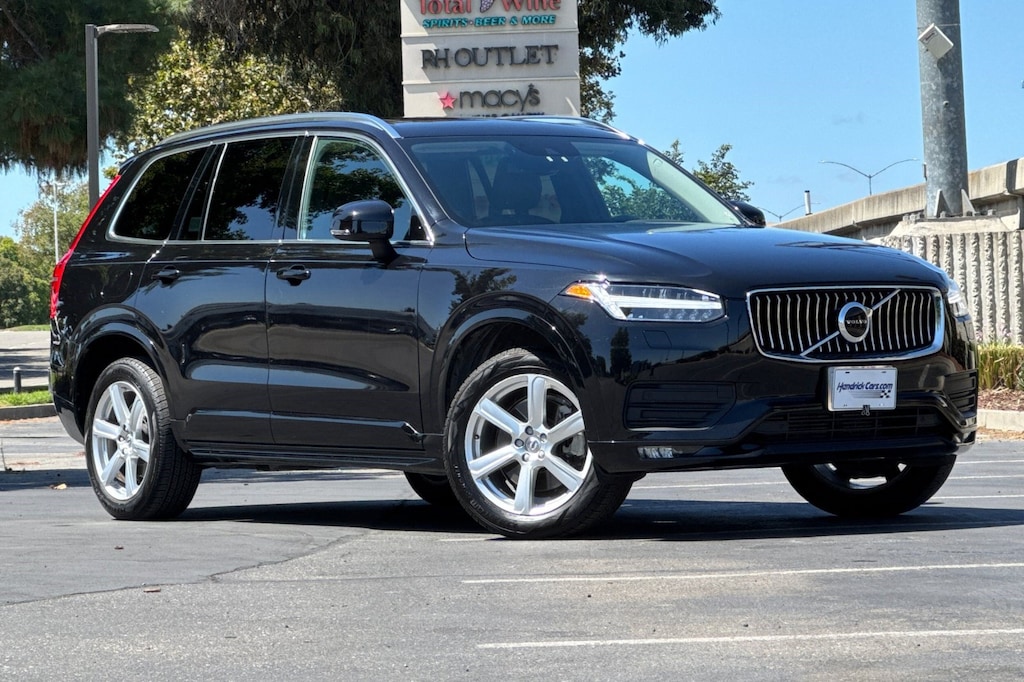 Used 2021 Volvo XC90 Momentum SUV