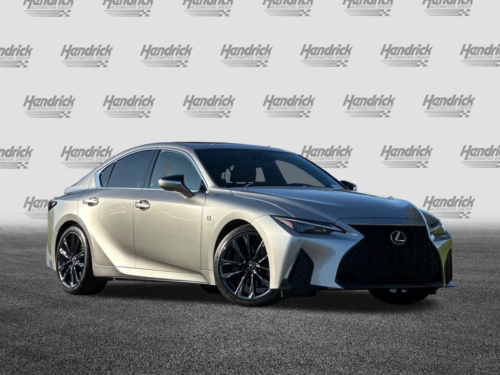 2022 Lexus IS F SPORT photo 2