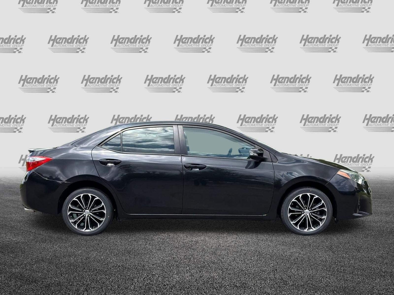 2015 Toyota Corolla S Premium photo 2