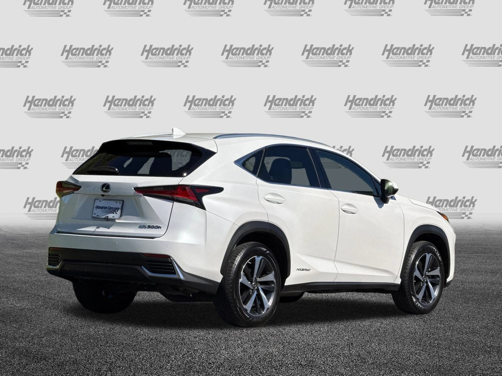 2021 Lexus NX 300h photo 4