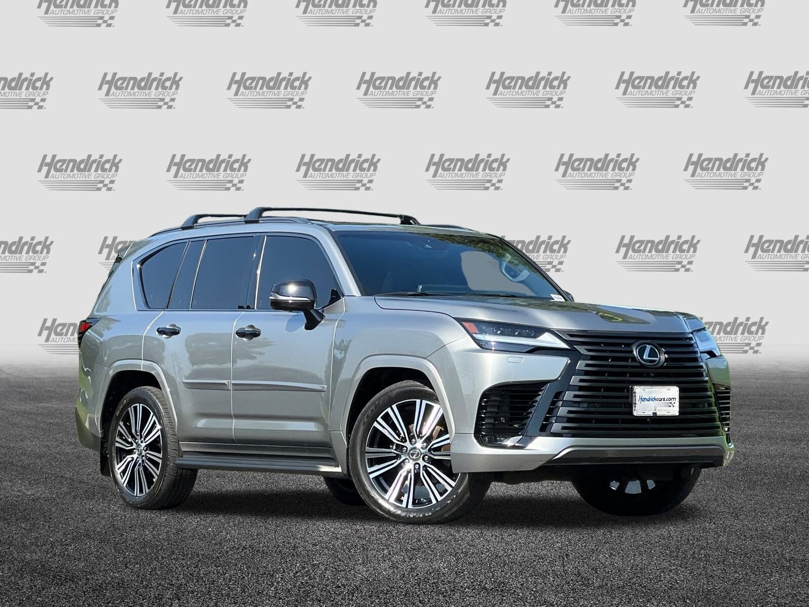 2023 Lexus LX 600 Luxury photo 2