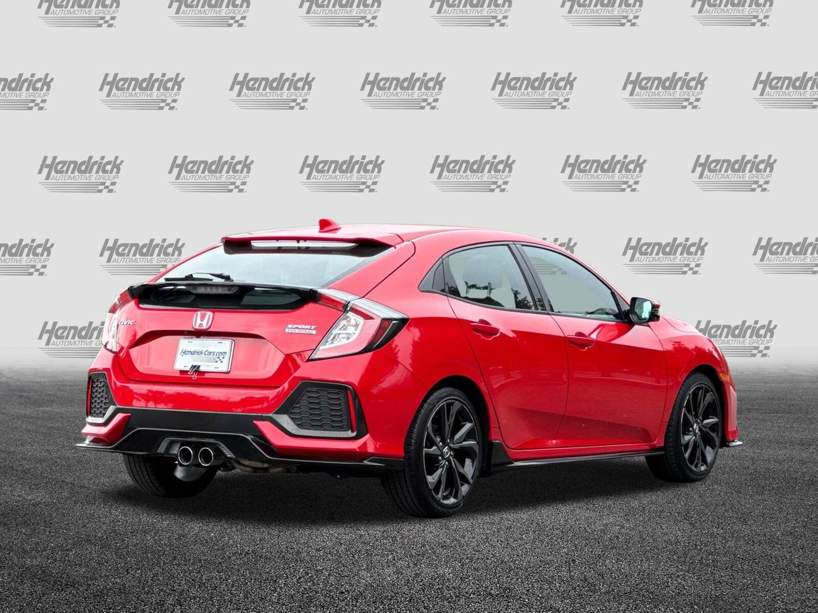 2018 Honda Civic Hatchback Sport Touring photo 3