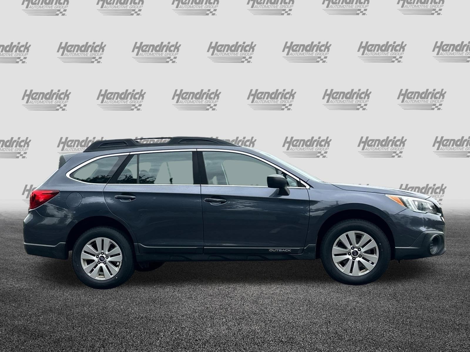 2017 Subaru Outback photo 2