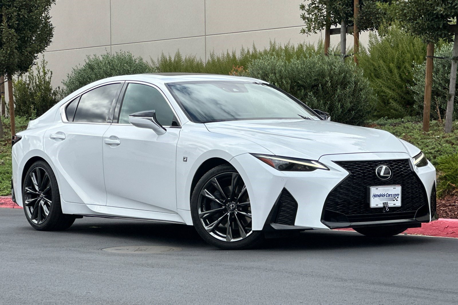2023 Lexus IS 350 F SPORT photo 2