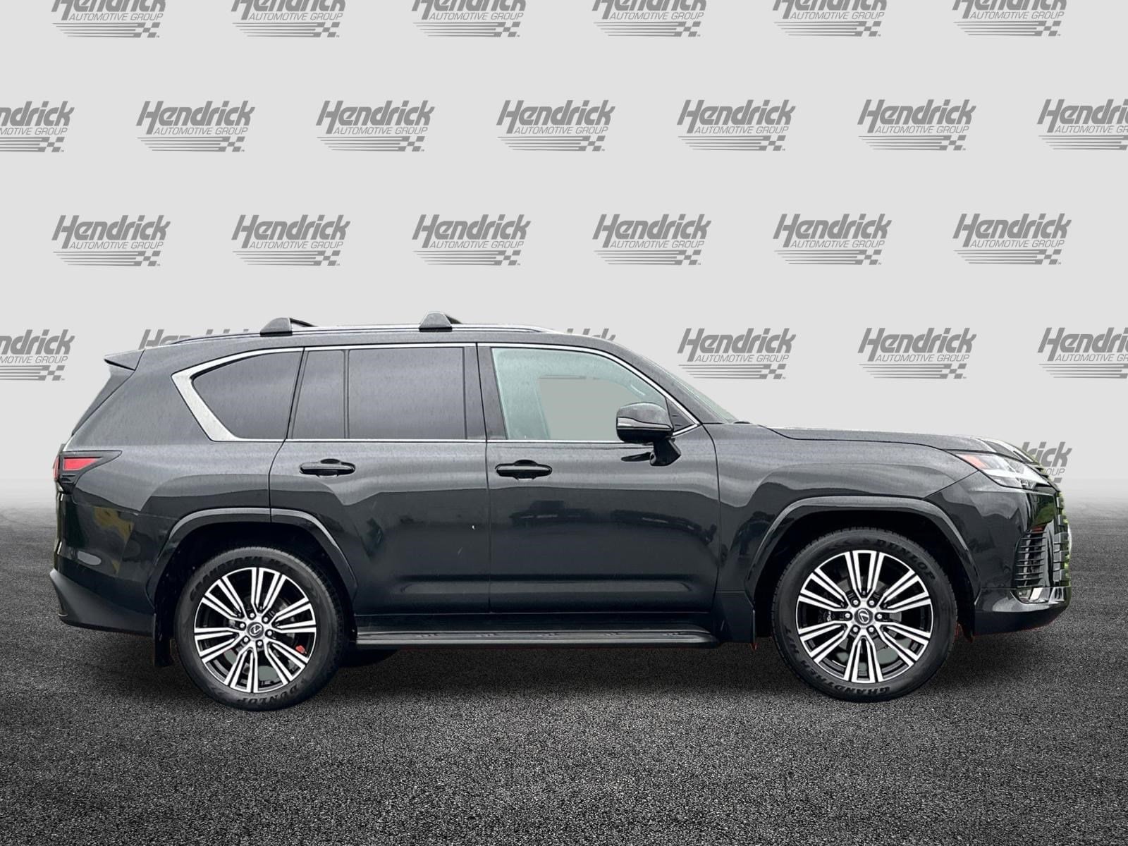 2025 LEXUS LX 600 LUXURY photo 2