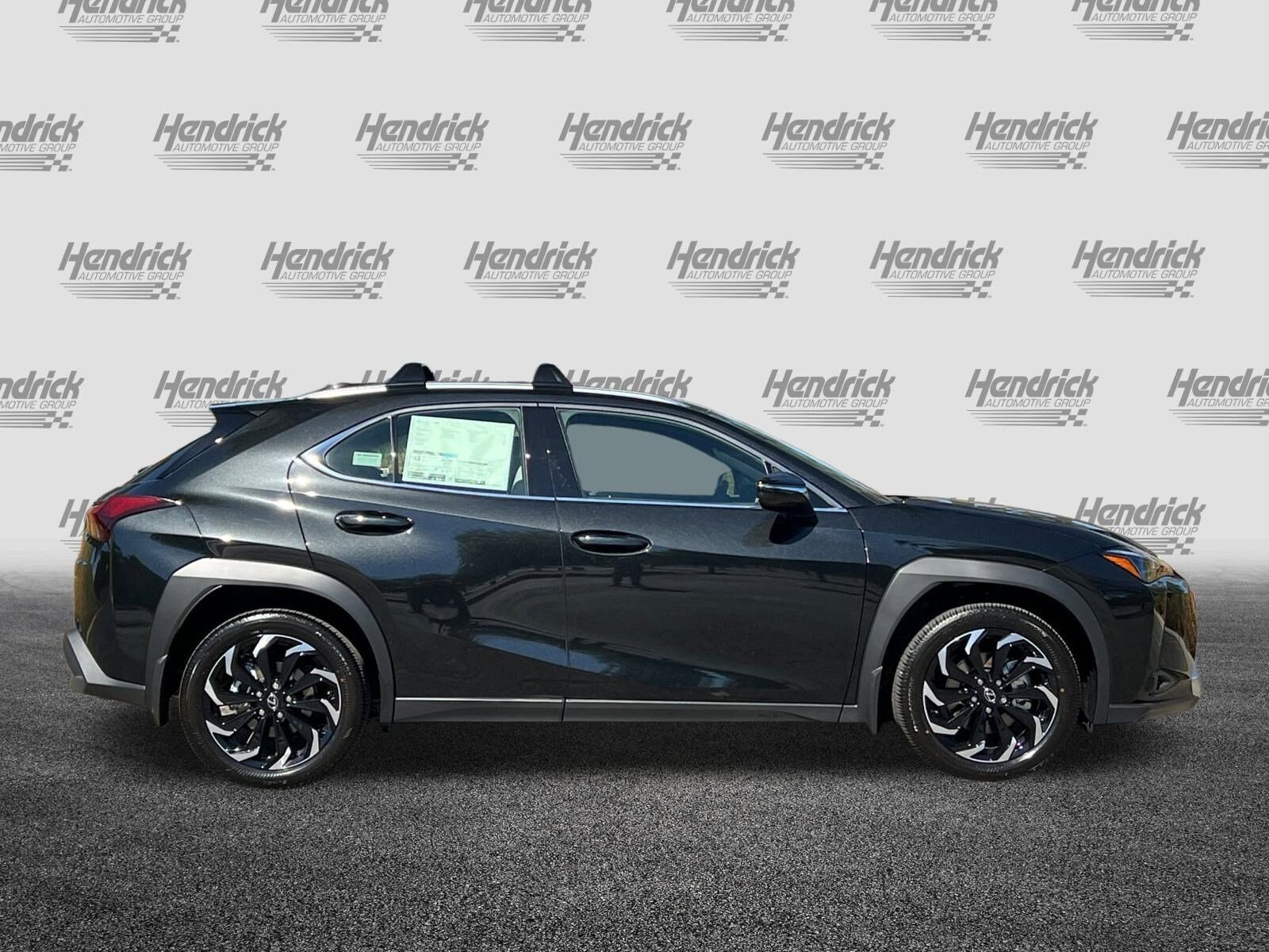 2025 Lexus UX photo 4