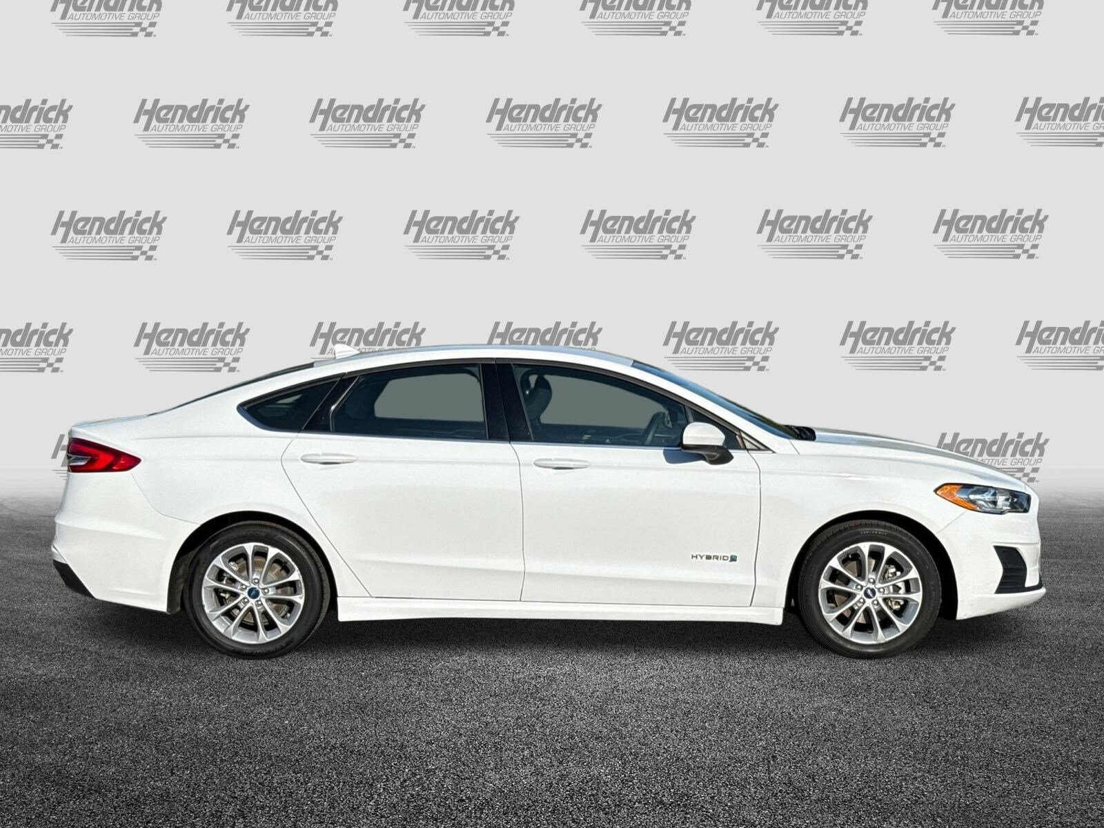 2019 Ford Fusion Hybrid SE photo 3