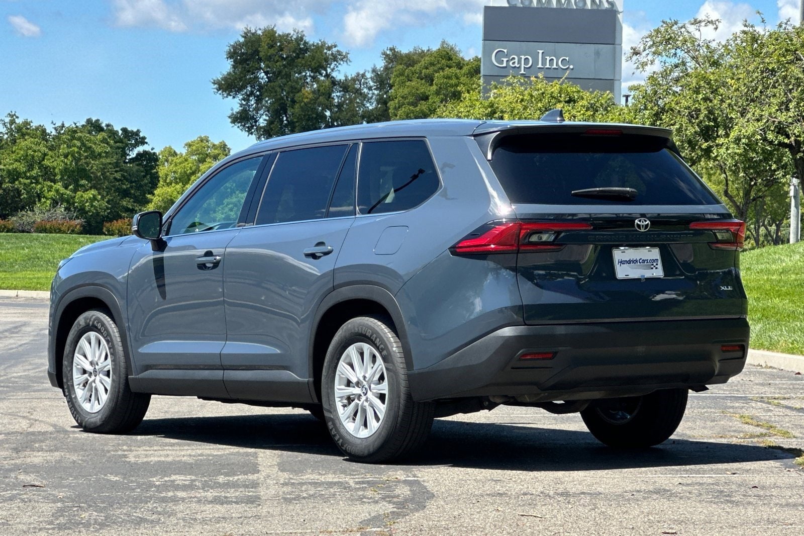 2024 Toyota Grand Highlander XLE photo 5