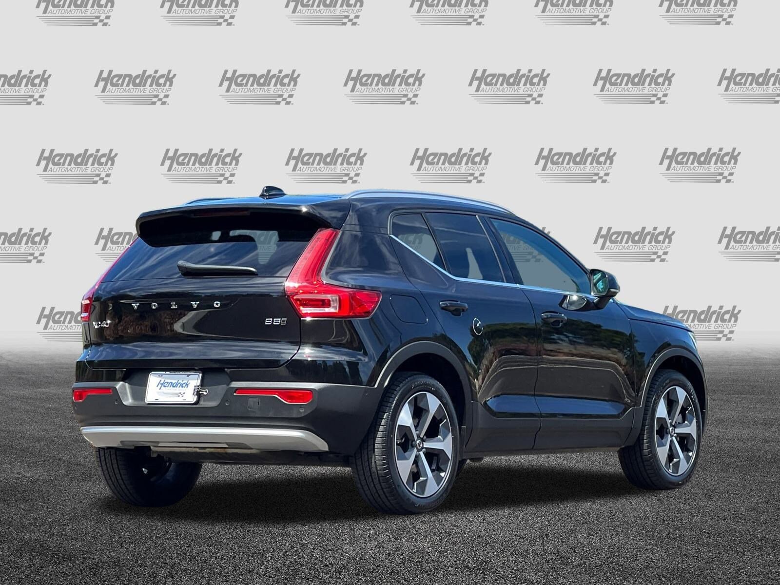 2025 Volvo XC40 Plus photo 4