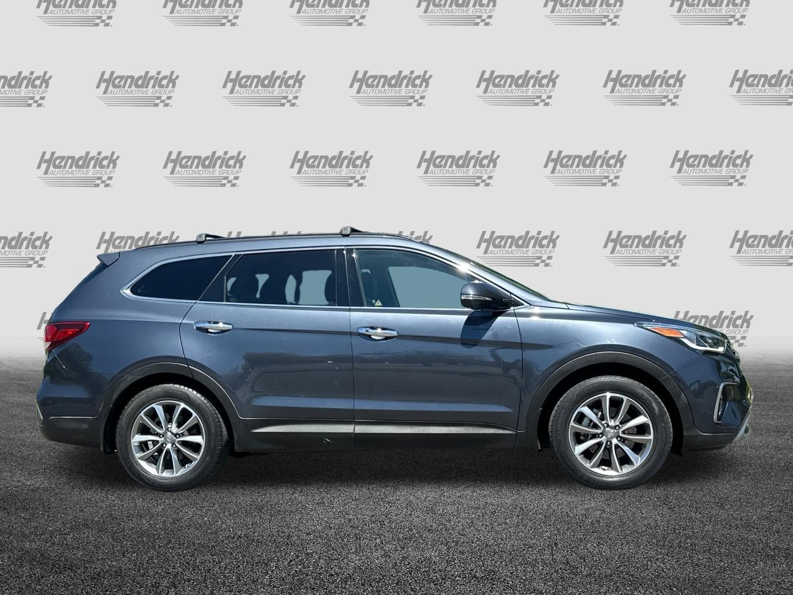 2018 Hyundai Santa Fe SE photo 2