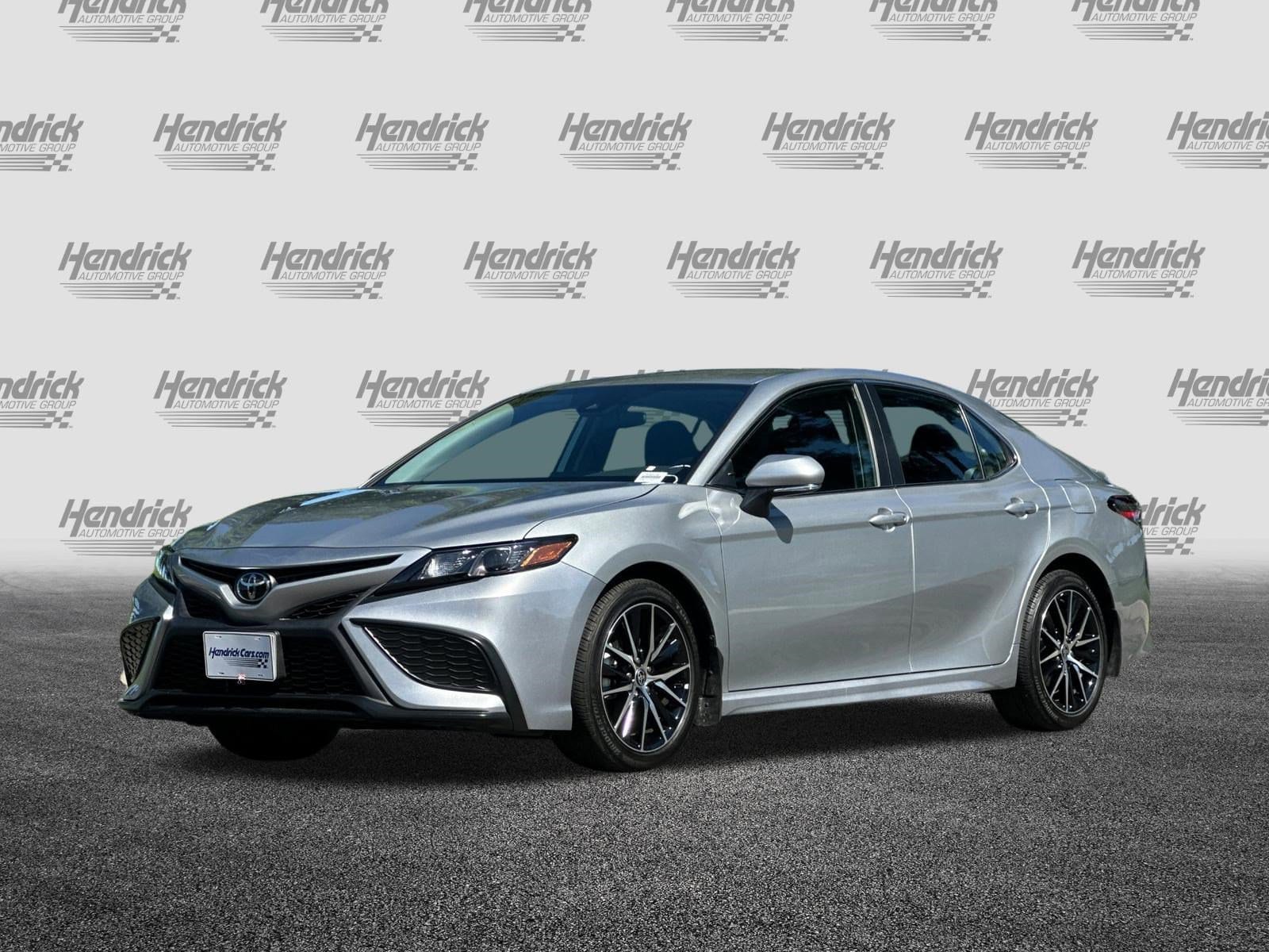 2024 Toyota Camry SE photo 3