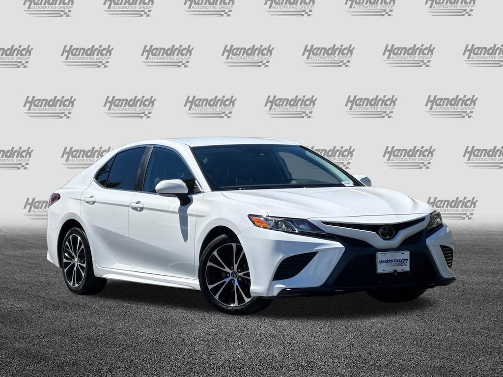 Used 2019 Toyota Camry SE Sedan