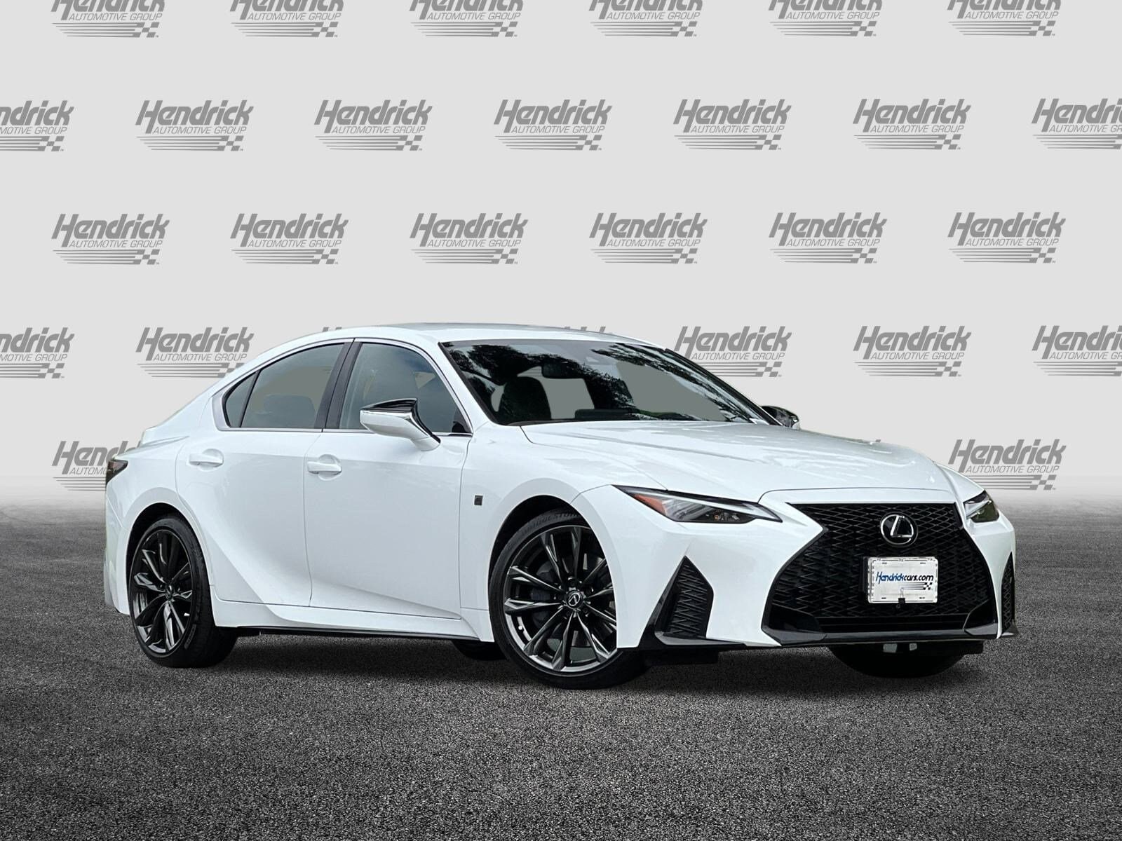 2024 Lexus IS 300 F SPORT photo 2