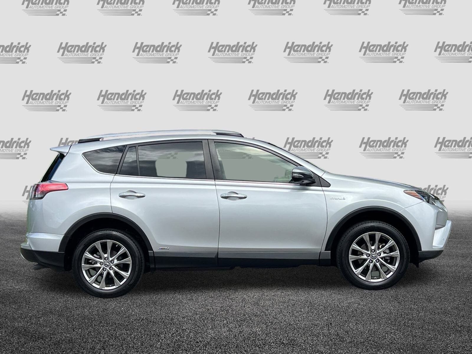 2016 Toyota RAV4 Hybrid Limited photo 2