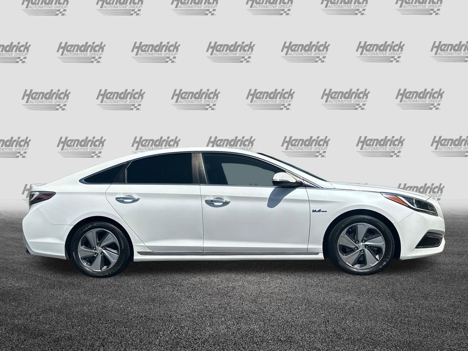 2017 Hyundai Sonata Hybrid Limited photo 2