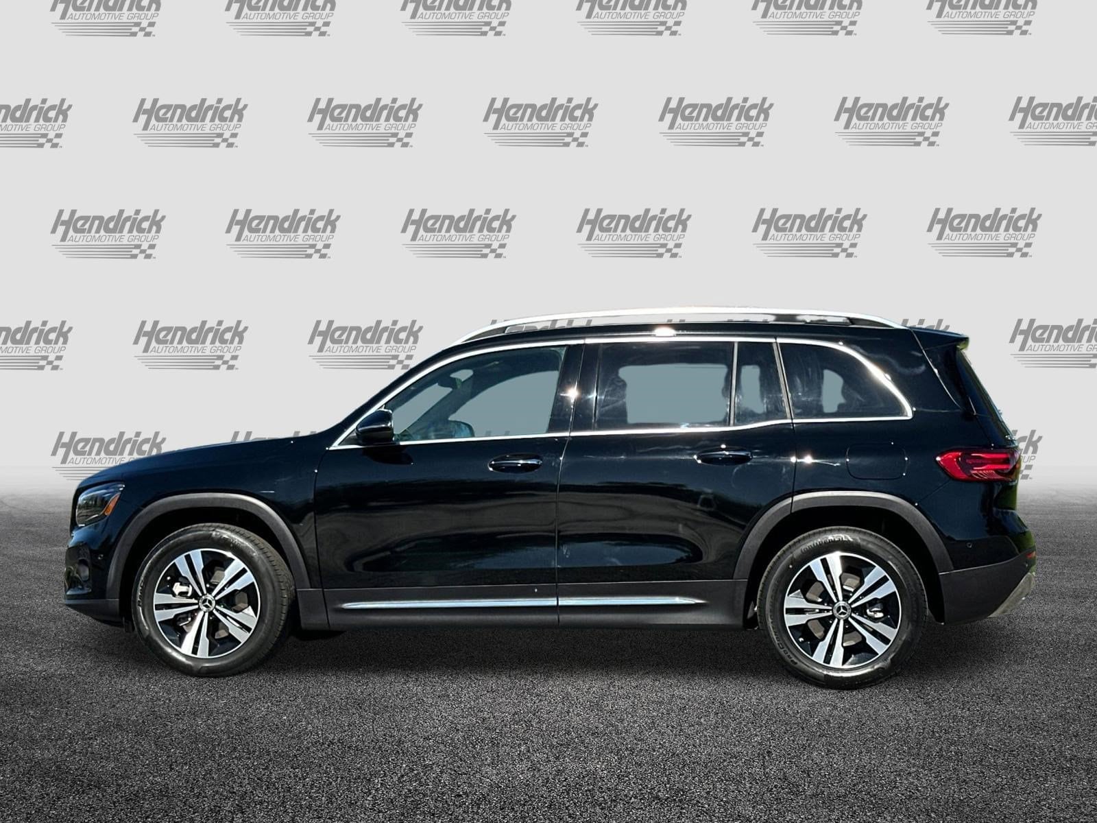 2025 Mercedes-Benz GLB 250 photo 6