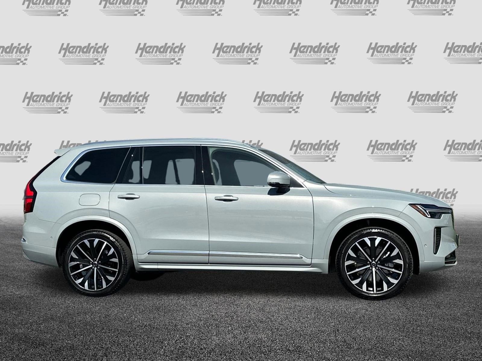2026 Volvo XC90 Plus photo 2
