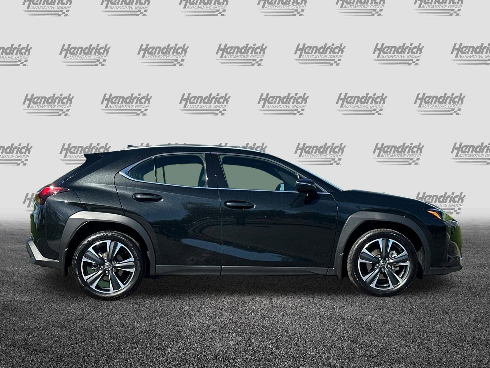 2025 LEXUS UX 300h 300h photo 2