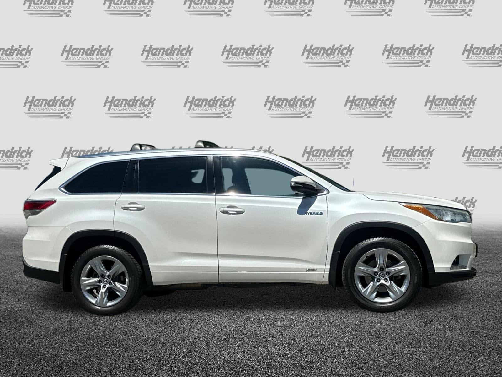 2016 Toyota Highlander Hybrid Limited Platinum photo 2