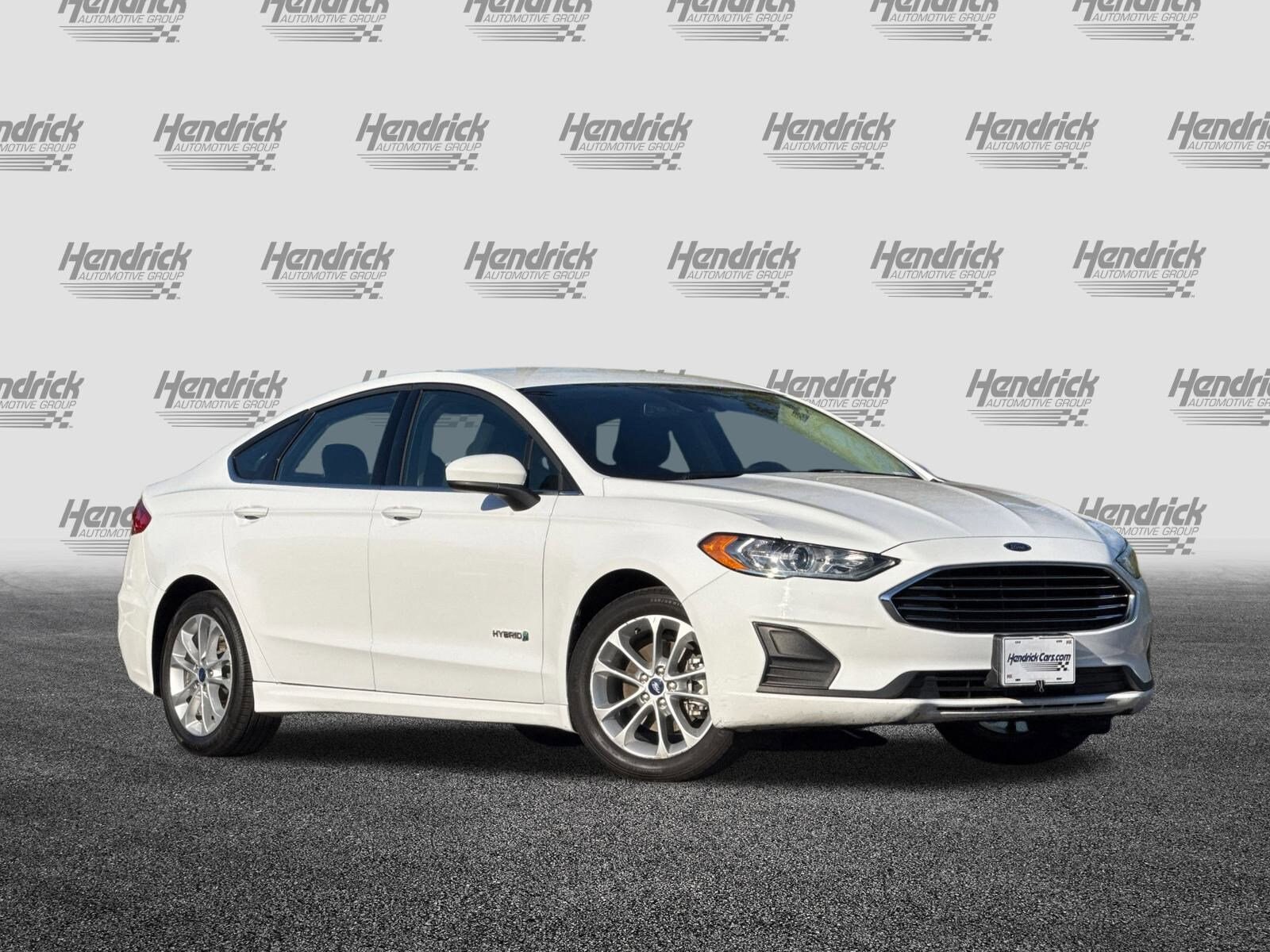 2019 Ford Fusion Hybrid SE photo 2