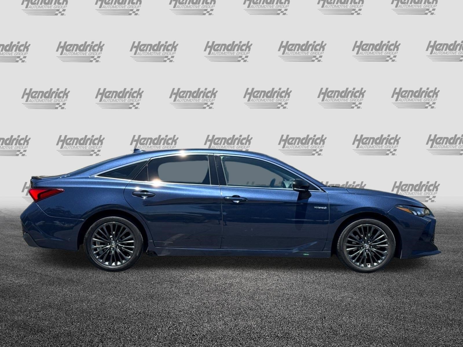 Toyota Avalon Hybrid XSE