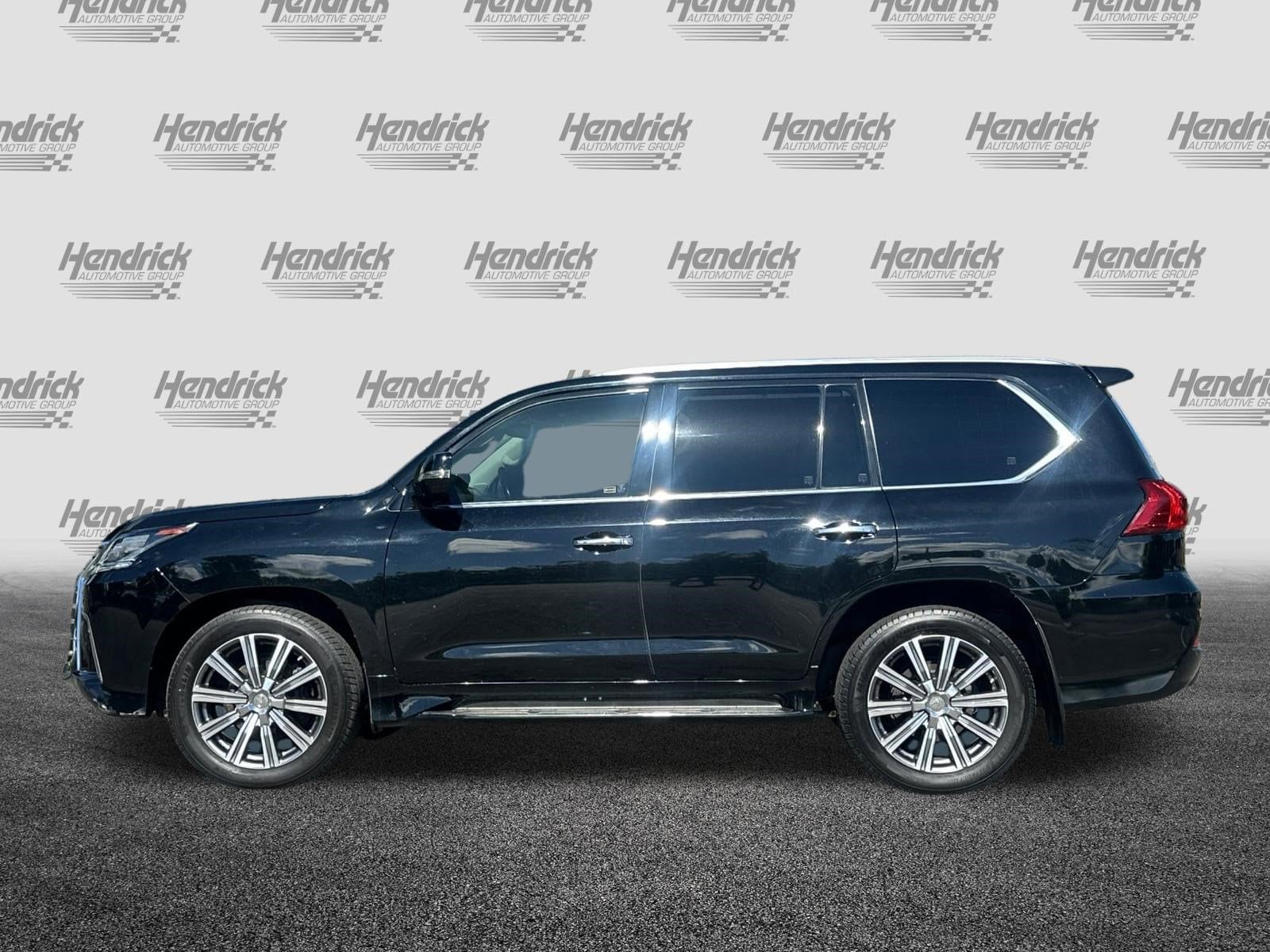 2017 LEXUS LX 570 photo 6