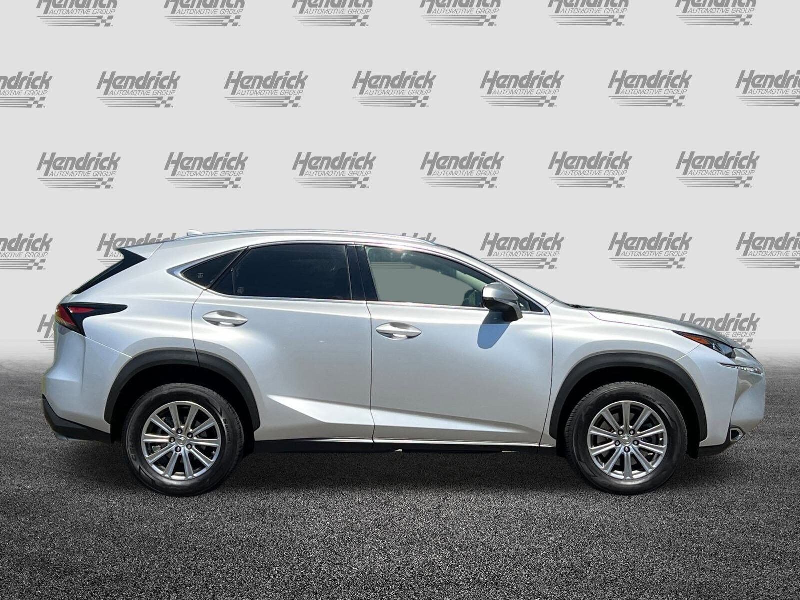 2017 Lexus NX 200t Luxury photo 3