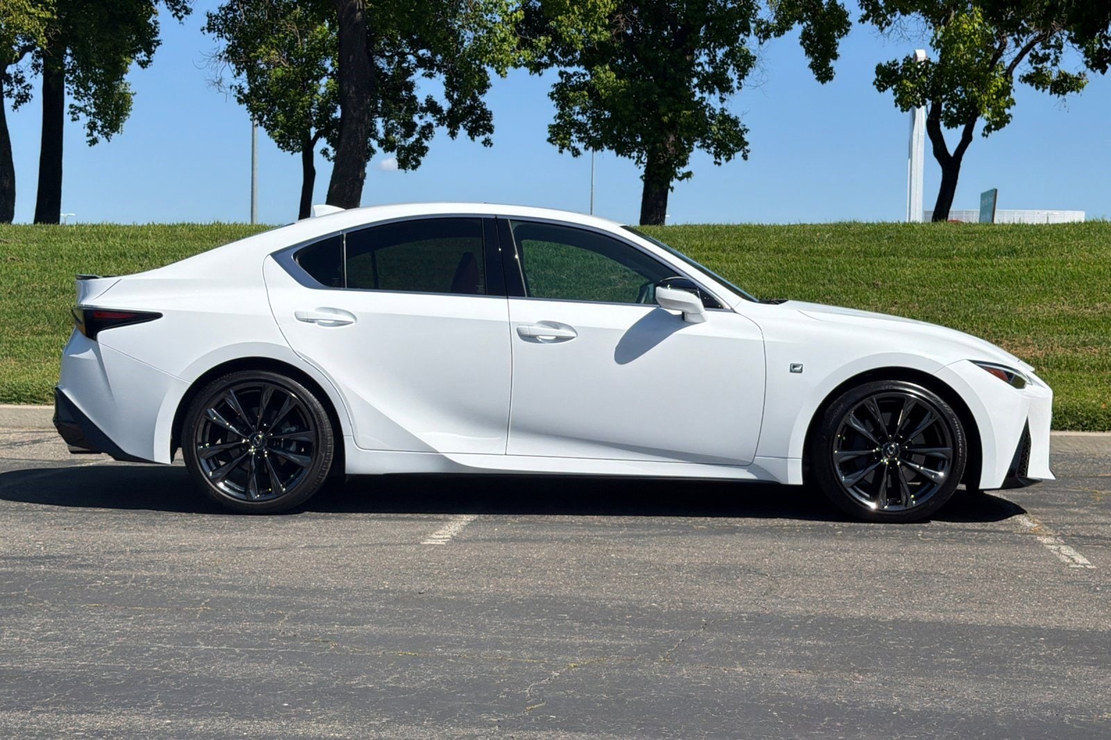 2023 LEXUS IS 350 F SPORT photo 2
