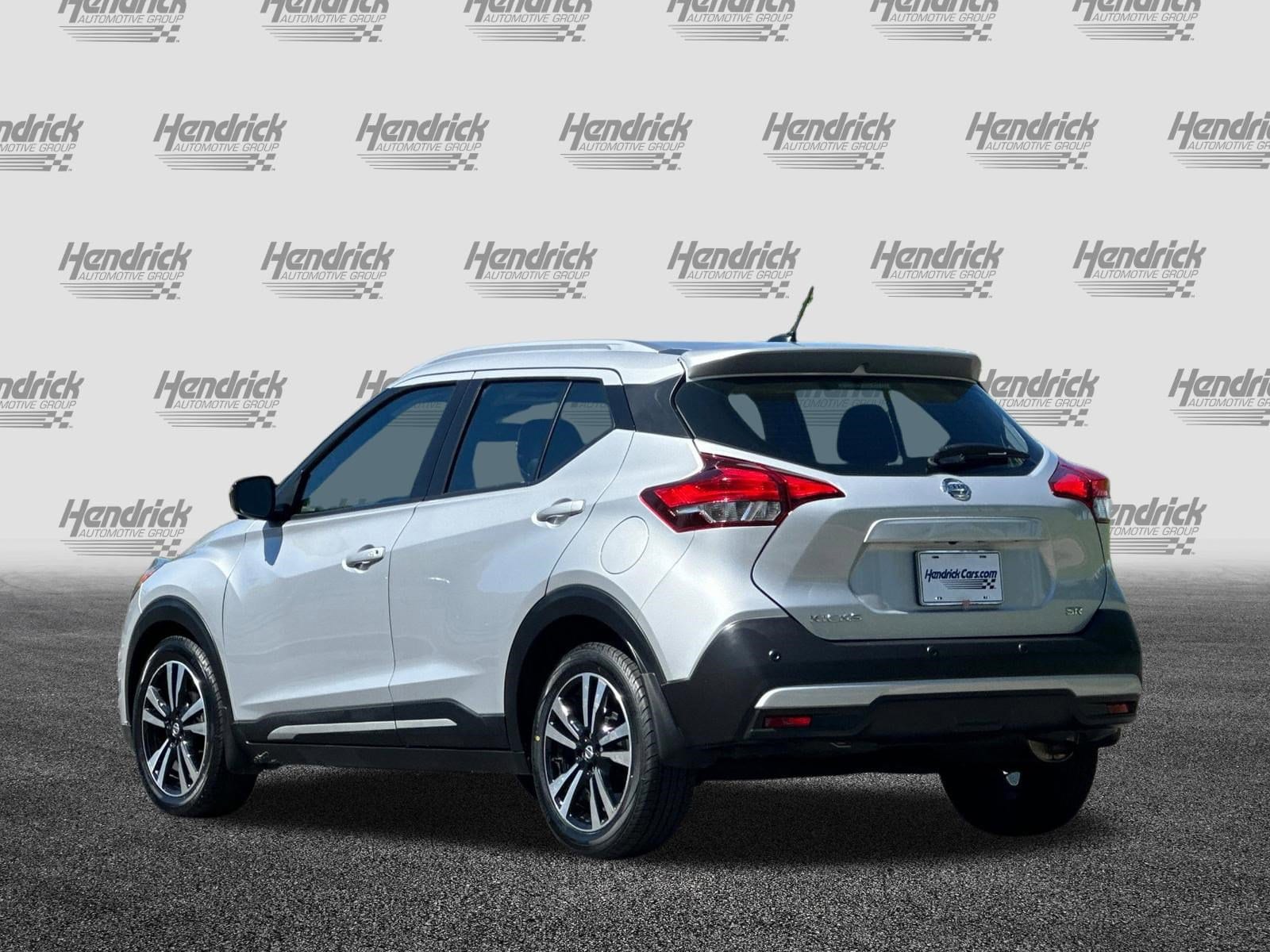 2020 Nissan Kicks SR photo 5