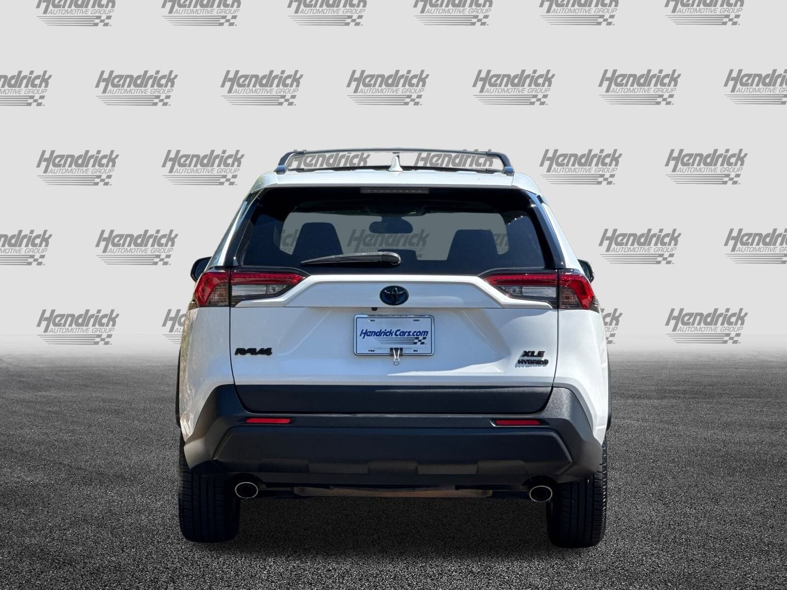 2020 Toyota RAV4 Hybrid XLE photo 4