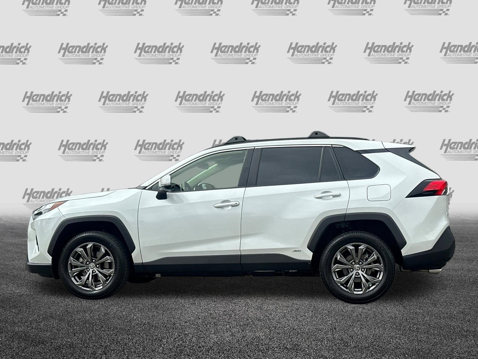 2023 Toyota RAV4 Hybrid XLE Premium photo 6