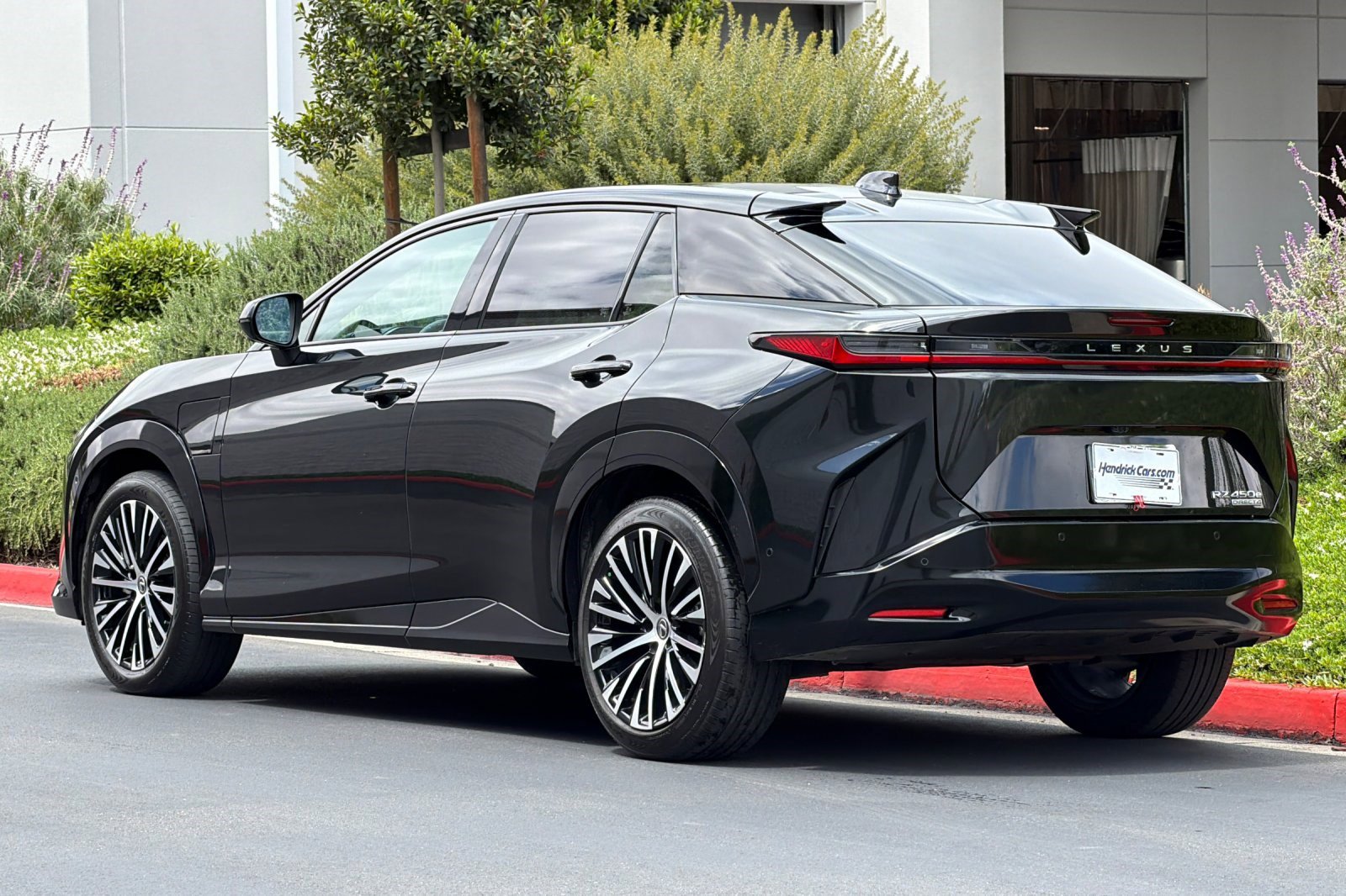 2023 LEXUS RZ 450e 450e Luxury photo 5