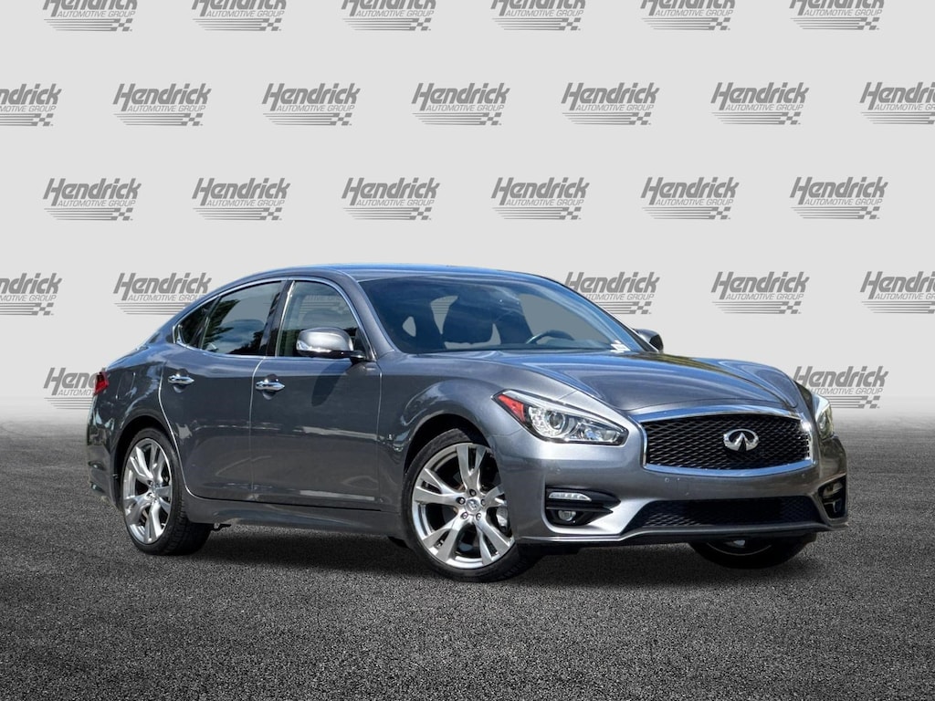 Used 2016 INFINITI Q70 Sedan
