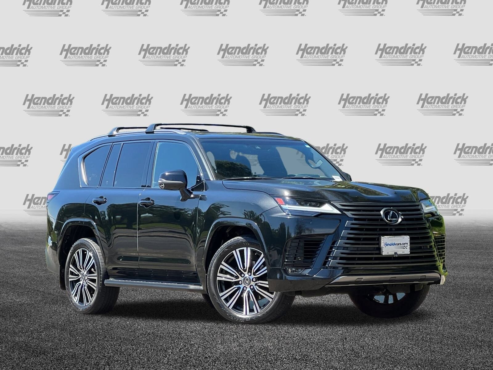 2022 Lexus LX 600 Luxury photo 2