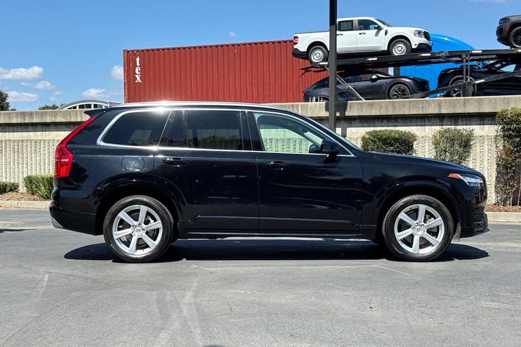 Used 2021 Volvo XC90 Momentum SUV